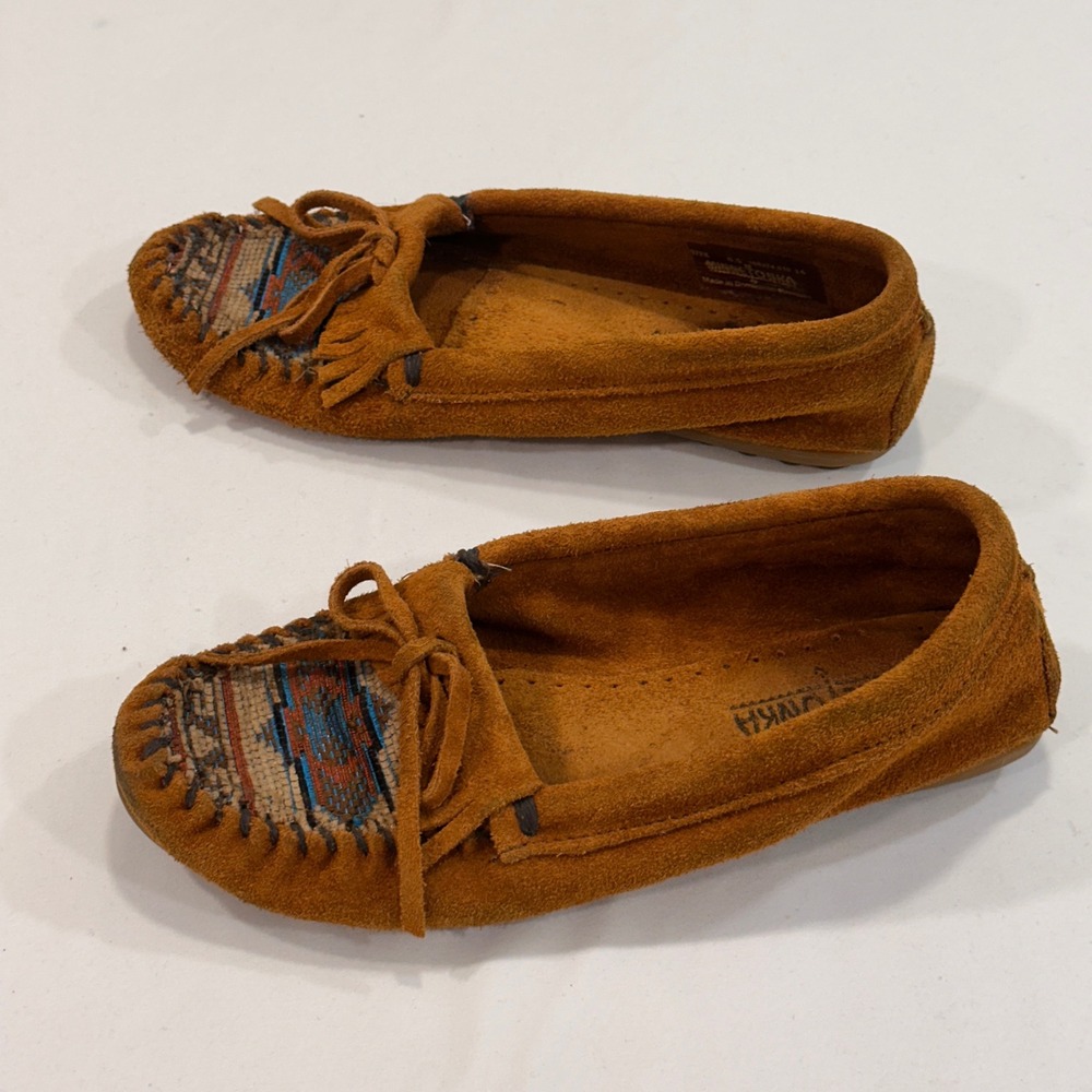 Minnetonka Woven Fabric Toe Moccasins Women 6.5 Brown Suede Bow | Boho Aesthetic
